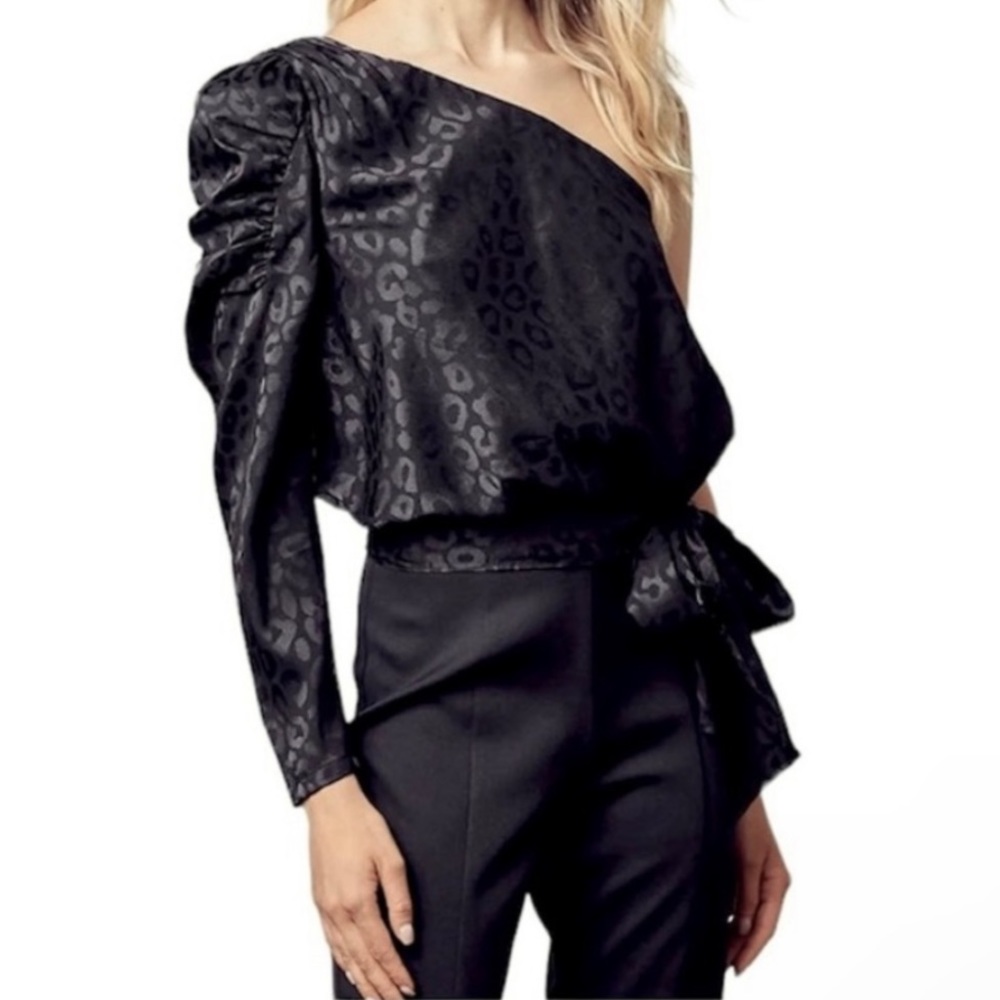 NWT DO+BE Fierce One Shoulder Smocked Sash Blouse in Black Leopard Jacquard